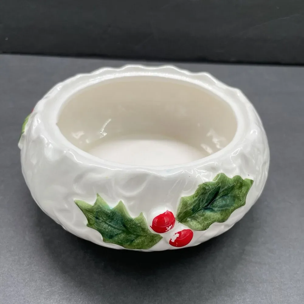 Lefton White Holly Small Round Lidded Box 6064 Covered Candy Bowl 1972/73 Japan